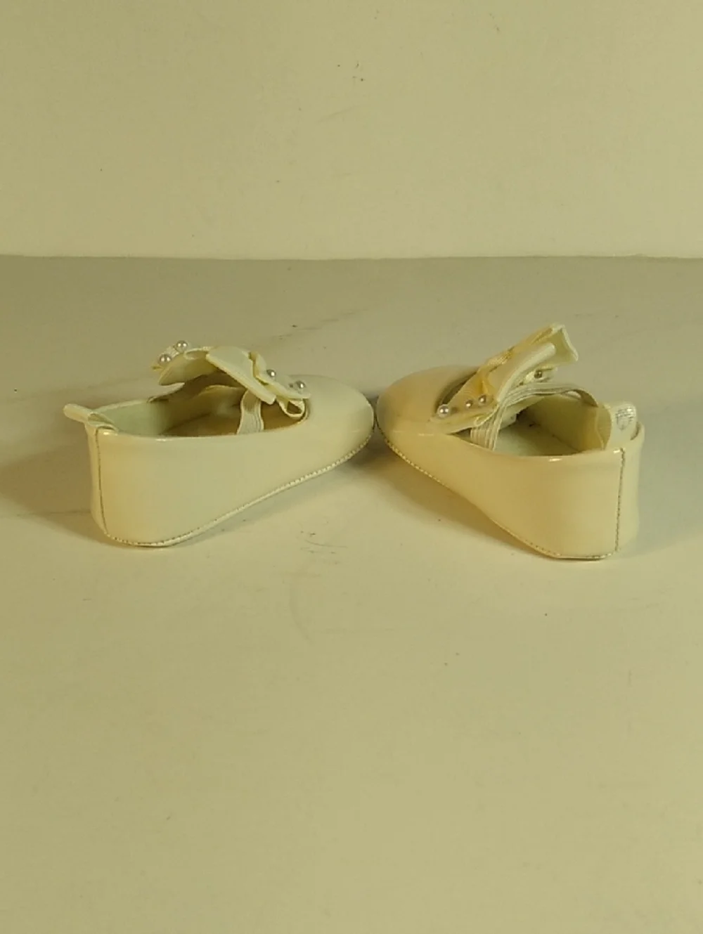 Baby Cream Bow Dress Shoes with Pearl Accents. Size 6/9. Baby Shoes.